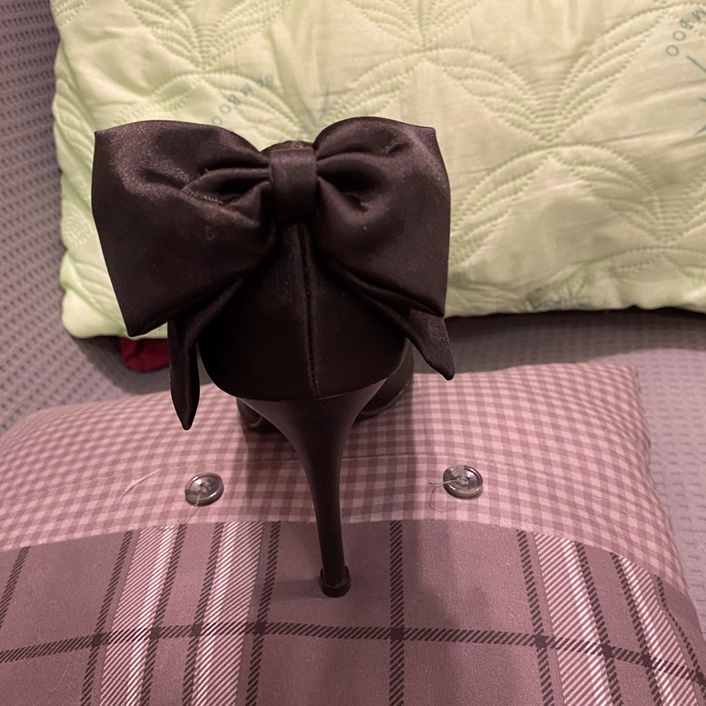 Perfect Belle Woman’s high heels 👠 with Stylish decorative Bow